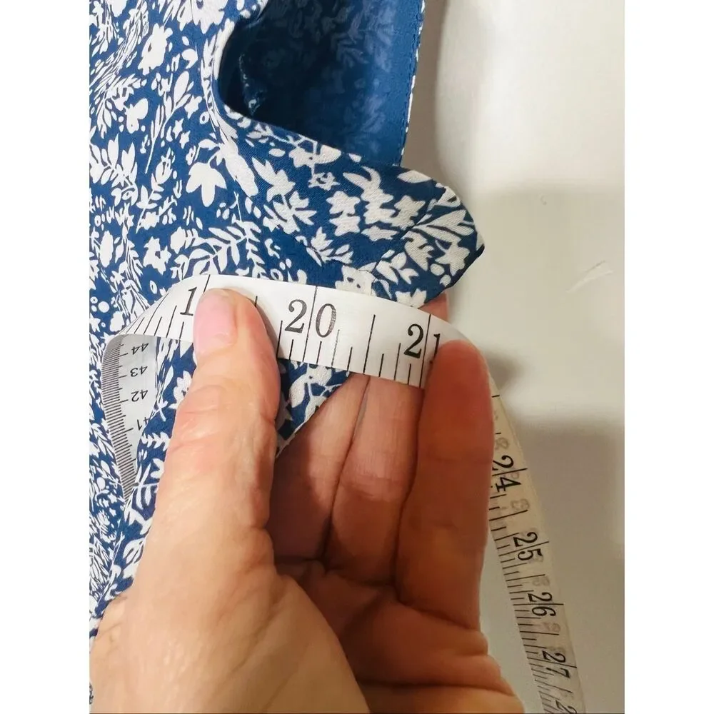 Monday Fun Denim Blue White Floral Cap Sleeve Blouse Sz S - Picture 5 of 7